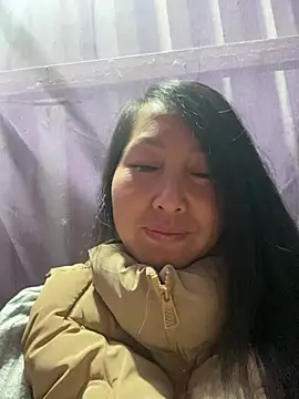 Huong-Ly online show from 01/15/26, 12:21