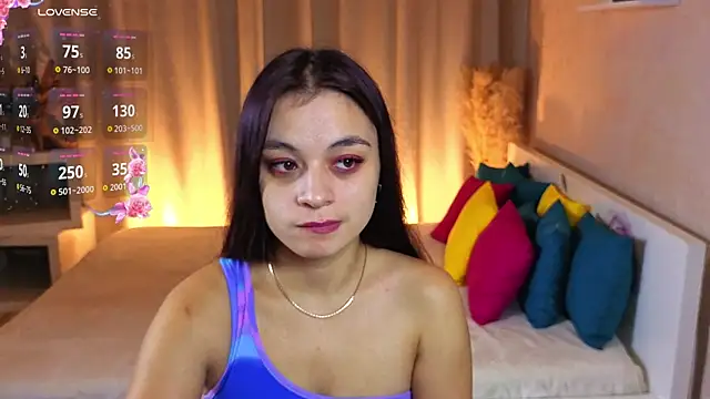 Snapshot of Leila_Hefner chatting on 09/13/25, 03:39 Leila Hefner online show from 09/13/25, 03:39