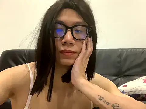 Snapshot of AnnaCR666 chatting on 10/04/25, 02:53 AnnaCR666 online show from 10/04/25, 02:53