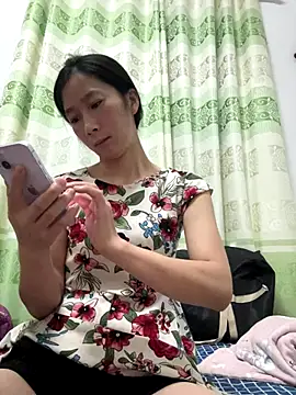 crhong666 online show from 09/10/25, 08:53