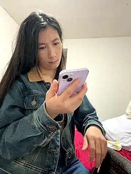 crhong666 online show from 11/08/25, 12:00