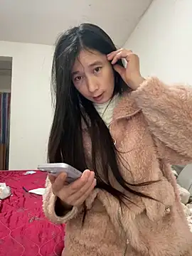 crhong666 online show from 11/23/25, 12:21