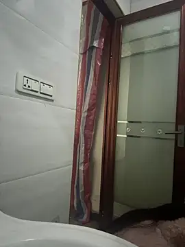 crhong666 online show from 02/07/26, 12:47