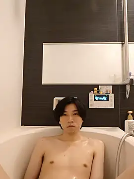 Snapshot of tanaka113 chatting on 05/04/26, 02:02 tanaka113 online show from 05/04/26, 02:02
