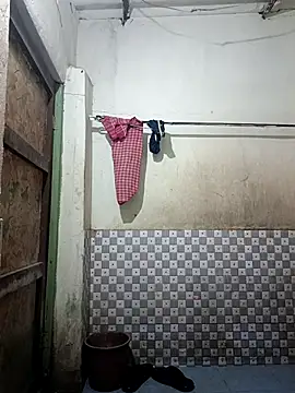 nughtytommy01 online show from 04/04/26, 06:05