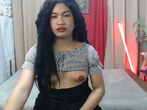 miss laila  online show from 10/11/25, 09:52