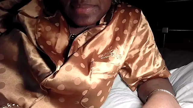 Snapshot of Curvy_AfricanQuinn chatting on 03/13/26, 10:27 Curvy AfricanQuinn online show from 03/13/26, 10:27