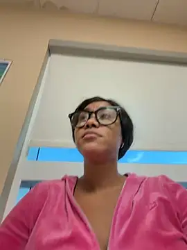 LuckyKhloe online show from 10/04/25, 11:19