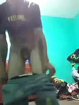 Snapshot of TragicAirplane168 chatting on 10/19/25, 07:31 TragicAirplane168 online show from 10/19/25, 07:31