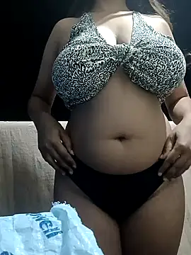 Hott Muskan online show from 12/15/25, 06:34