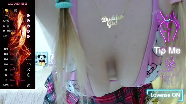 Snapshot of Daddyisssues1 chatting on 06/20/26, 06:27 Daddyisssues1 online show from 06/20/26, 06:27