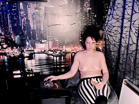 AMOURSWEET2025 online show from 10/31/25, 03:35