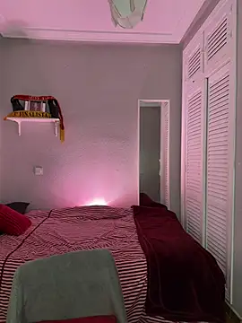 Snapshot of lacattiva chatting on 02/14/26, 05:43 lacattiva online show from 02/14/26, 05:43