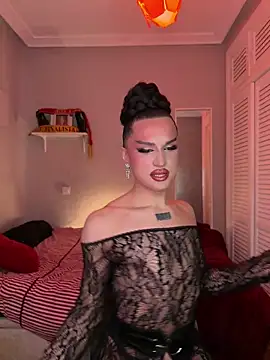 Snapshot of lacattiva chatting on 02/18/26, 04:41 lacattiva online show from 02/18/26, 04:41