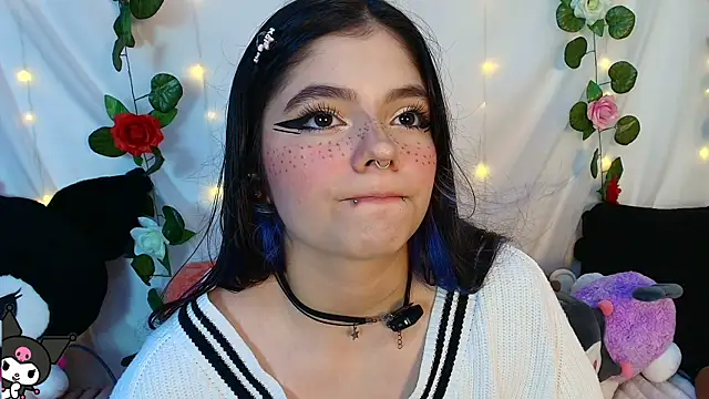 Snapshot of cutee_andrea chatting on 05/19/26, 01:56 cutee andrea online show from 05/19/26, 01:56