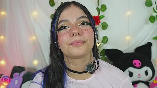 Snapshot of cutee_andrea chatting on 05/30/26, 04:20 cutee andrea online show from 05/30/26, 04:20