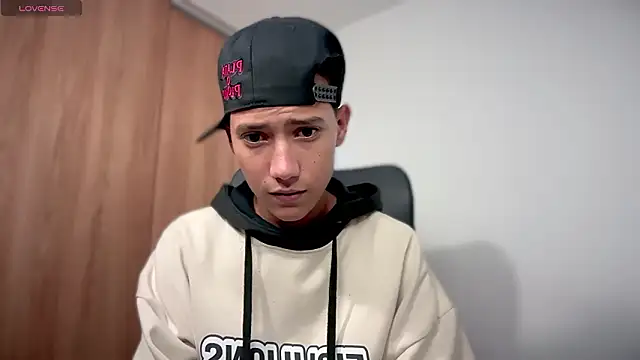 Toy boy777 online show from 02/09/26, 06:17