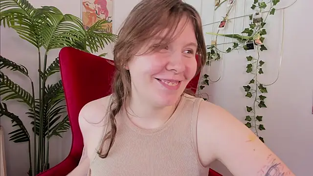 Snapshot of Sense_Of_Rosemary chatting on 05/16/26, 10:36 Sense Of Rosemary online show from 05/16/26, 10:36
