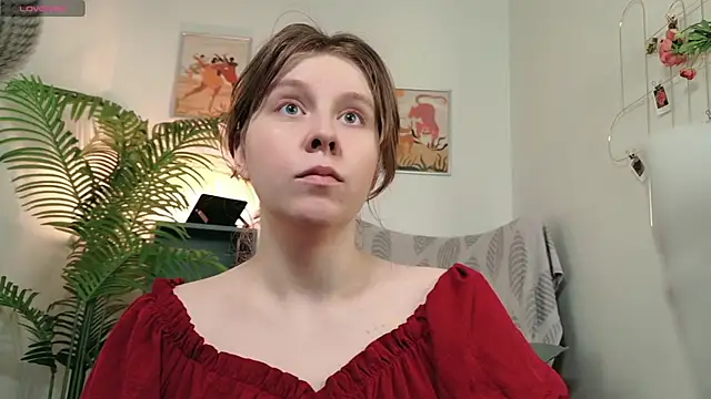 Snapshot of Sense_Of_Rosemary chatting on 06/27/26, 01:17 Sense Of Rosemary online show from 06/27/26, 01:17