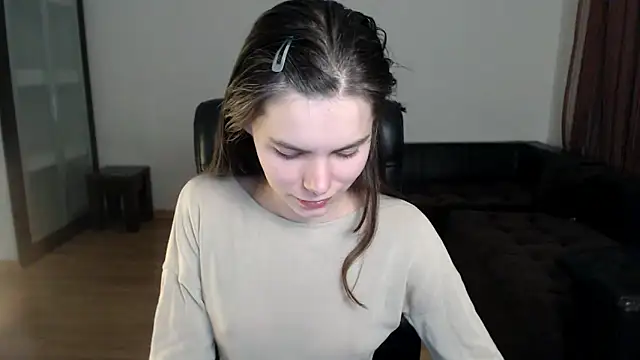 Snapshot of AmelieReve chatting on 10/13/25, 05:24 AmelieReve online show from 10/13/25, 05:24