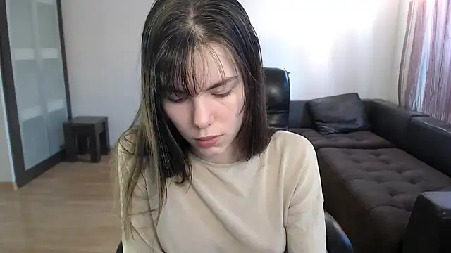 Snapshot of AmelieReve chatting on 11/01/25, 01:02 AmelieReve online show from 11/01/25, 01:02