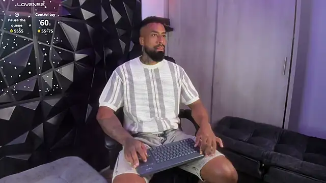 Snapshot of OstinDaniels chatting on 09/12/25, 10:10 OstinDaniels online show from 09/12/25, 10:10