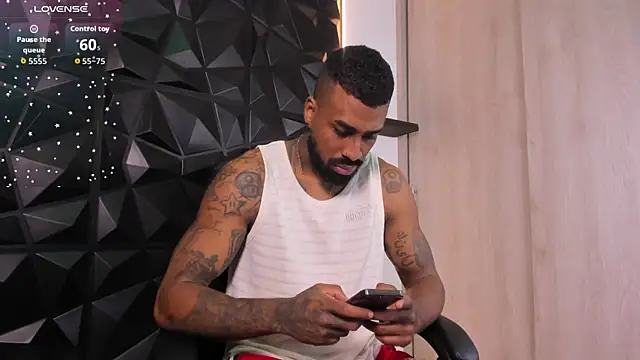 Snapshot of OstinDaniels chatting on 11/15/25, 10:37 OstinDaniels online show from 11/15/25, 10:37