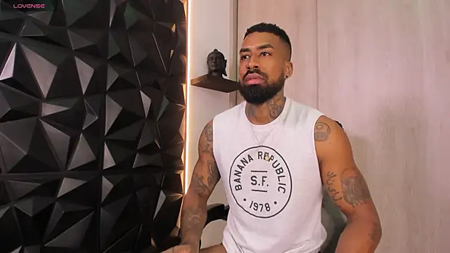 Snapshot of OstinDaniels chatting on 11/25/25, 08:53 OstinDaniels online show from 11/25/25, 08:53