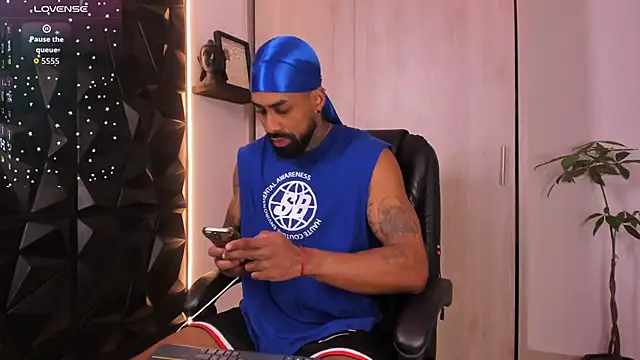 Snapshot of OstinDaniels chatting on 01/15/26, 08:12 OstinDaniels online show from 01/15/26, 08:12