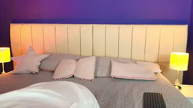 Shizuko  online show from 10/04/25, 07:23