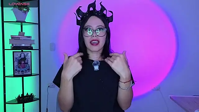 girldom online show from 05/21/26, 04:47