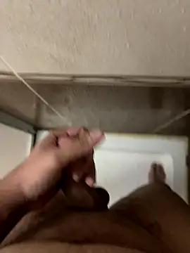 Erenn9972 online show from 10/05/25, 05:22