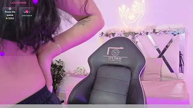 ZURY TAY online show from 02/21/26, 11:44