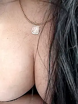 Snapshot of MIA_LO_VE chatting on 09/14/25, 12:26 MIA LO VE online show from 09/14/25, 12:26