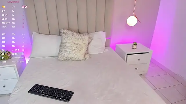 Snapshot of Dani_rosse_ chatting on 09/24/25, 01:14 Dani rosse online show from 09/24/25, 01:14