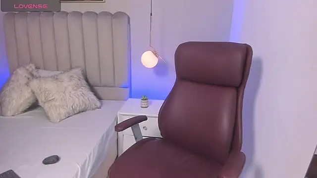 Snapshot of Dani_rosse_ chatting on 10/01/25, 01:28 Dani rosse online show from 10/01/25, 01:28