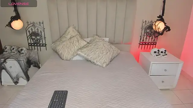 Snapshot of Dani_rosse_ chatting on 10/18/25, 01:12 Dani rosse online show from 10/18/25, 01:12