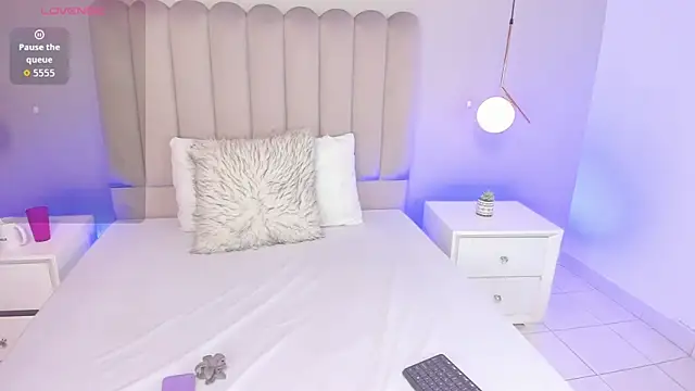 Snapshot of Dani_rosse_ chatting on 11/21/25, 01:21 Dani rosse online show from 11/21/25, 01:21