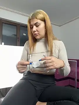 MiaKiittyy online show from 11/11/25, 01:16