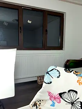 MiaKiittyy online show from 11/26/25, 01:06