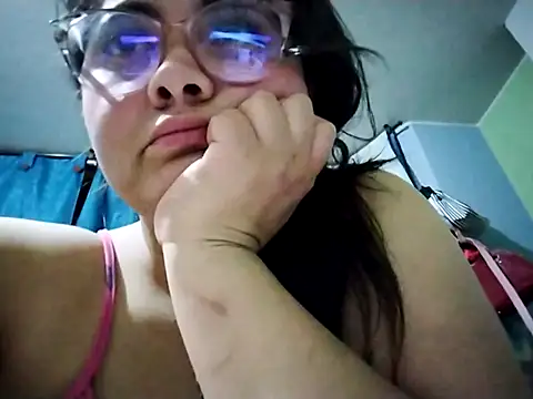 TifanyAmazinng online show from 09/13/25, 12:54