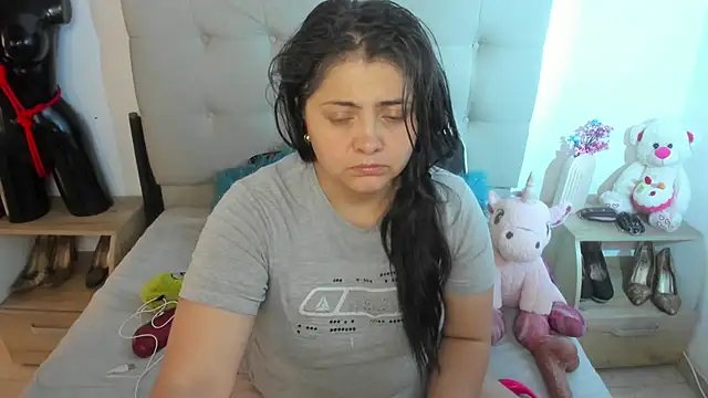 TifanyAmazinng online show from 11/27/25, 12:29