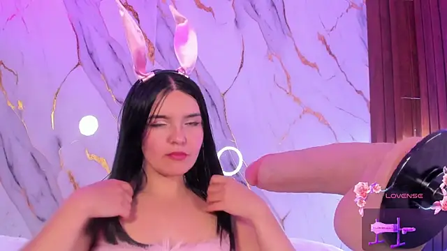 alicecute77 online show from 05/19/26, 02:29