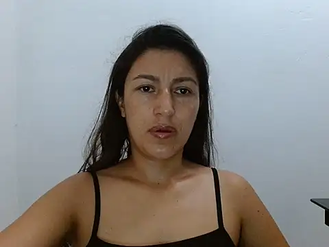 Snapshot of SarahFriendly chatting on 06/14/26, 01:57 SarahFriendly online show from 06/14/26, 01:57