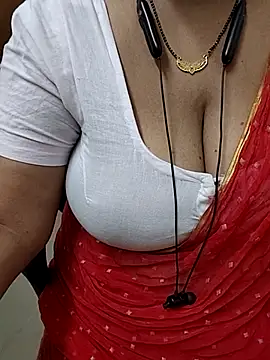 Snapshot of tami_lavanya chatting on 07/09/26, 04:44 tami lavanya online show from 07/09/26, 04:44