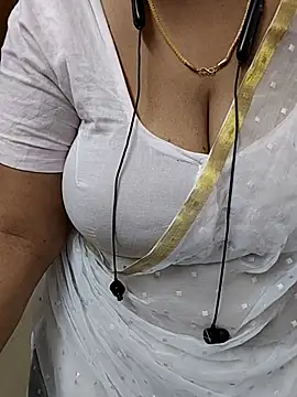Snapshot of tami_lavanya chatting on 07/26/26, 11:17 tami lavanya online show from 07/26/26, 11:17