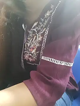 Aarti-kumri online show from 10/06/25, 05:27