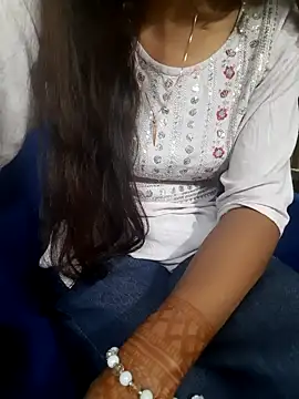 Aarti-kumri online show from 10/18/25, 09:54