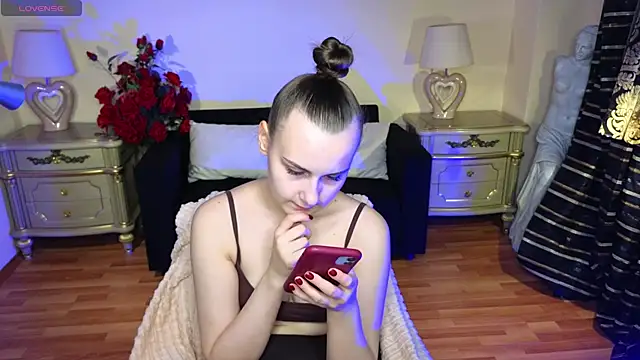 Kelly Cartier online show from 10/04/25, 11:52