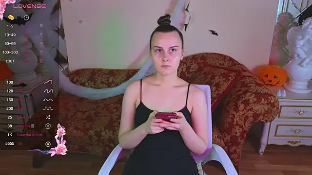 Kelly Cartier online show from 11/06/25, 12:28